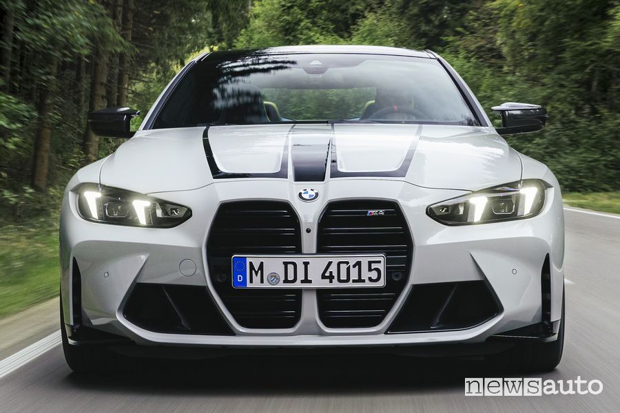 Nuova BMW M4 Coupé su strada