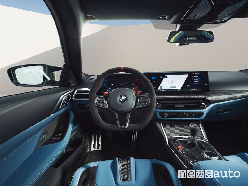 Nuova BMW M4 Coupé plancia abitacolo