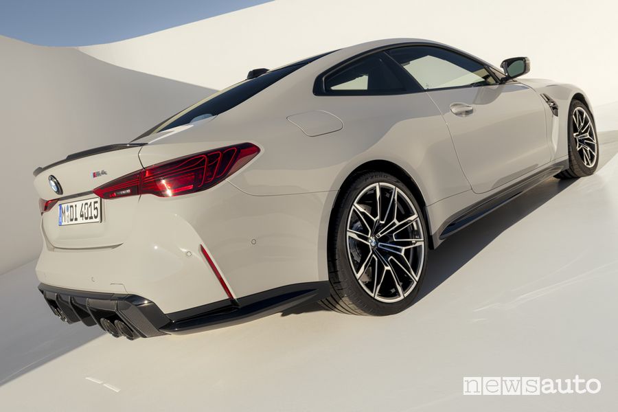Nuova BMW M4 Coupé posteriore 3/4