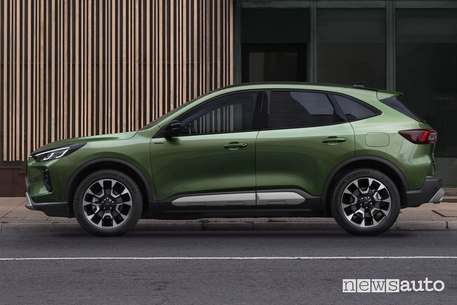 Nuova Ford Kuga Active laterale