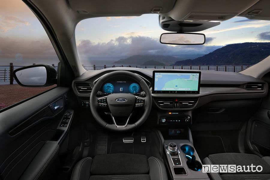 Nuova Ford Kuga Active plancia abitacolo
