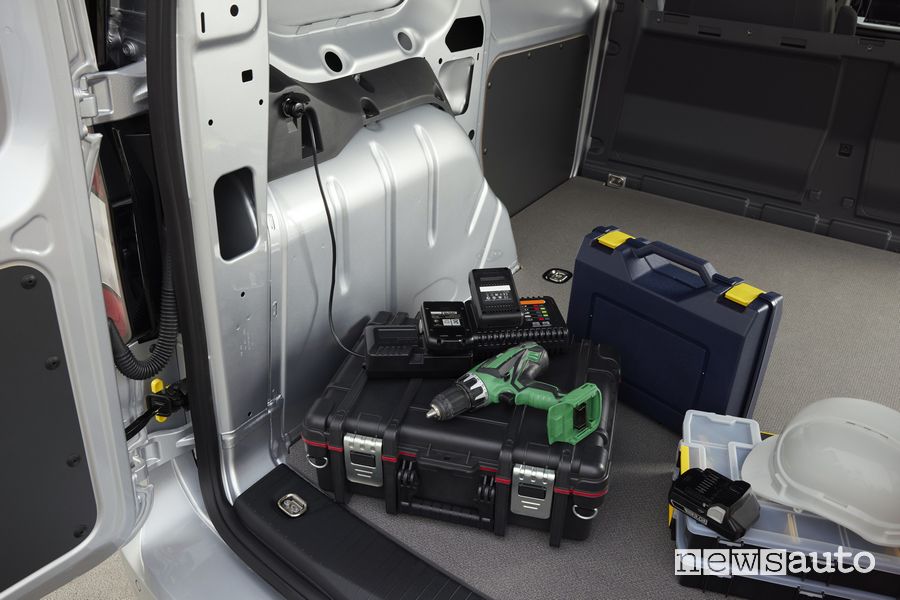 Ford Transit Connect PHEV presa da 220 Volt cassone