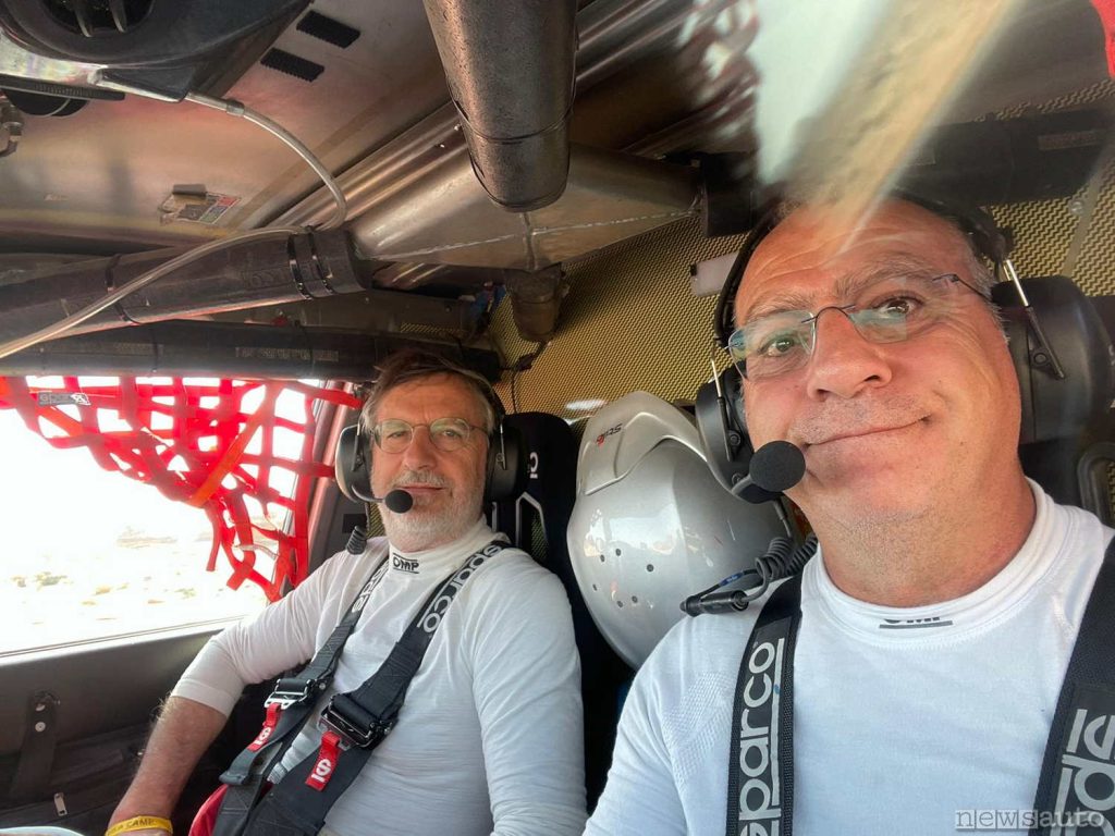I fratelli totani a bordo del loro Nissan Patrol, all'edizione 2024 della Dakar