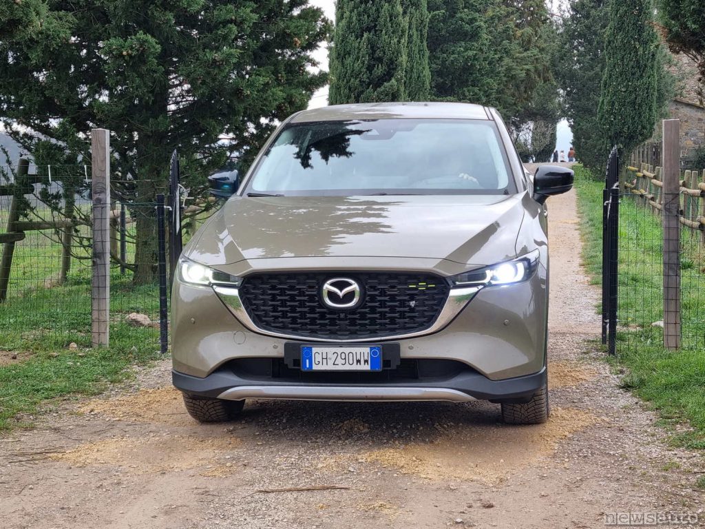 Il frontale della Mazda CX-5
