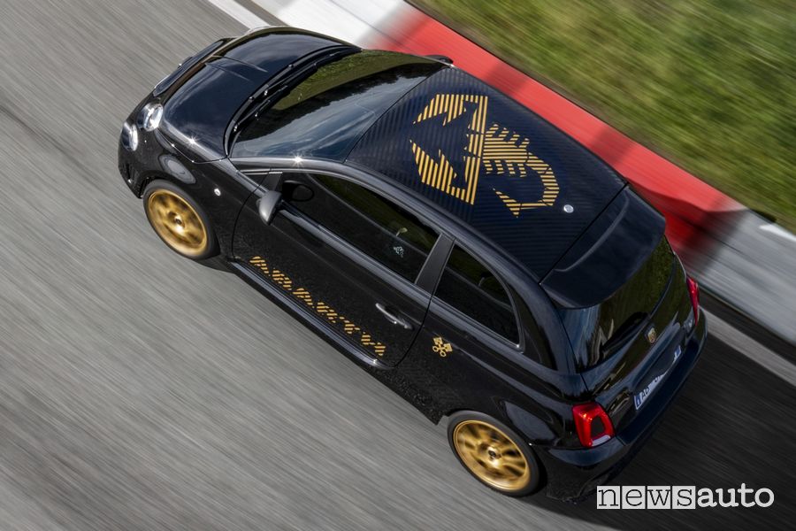 Abarth 695 75° Anniversario in pista
