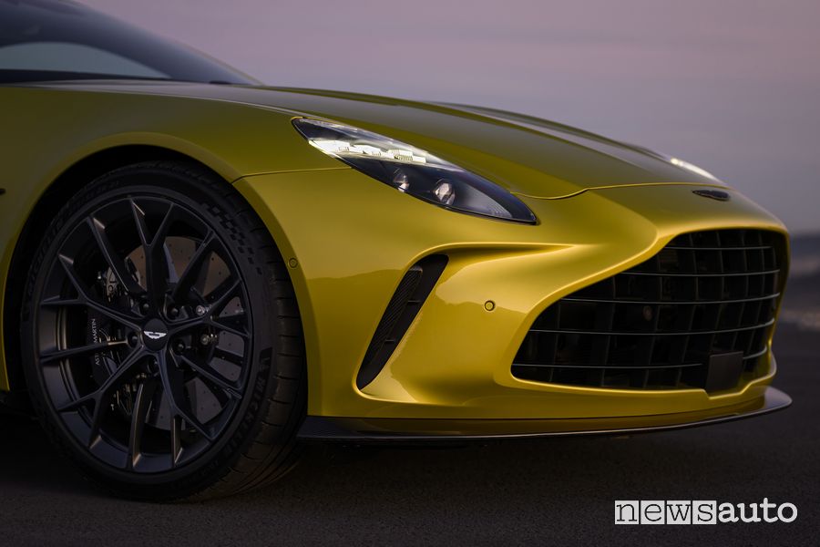 Aston Martin Vantage paraurti anteriore