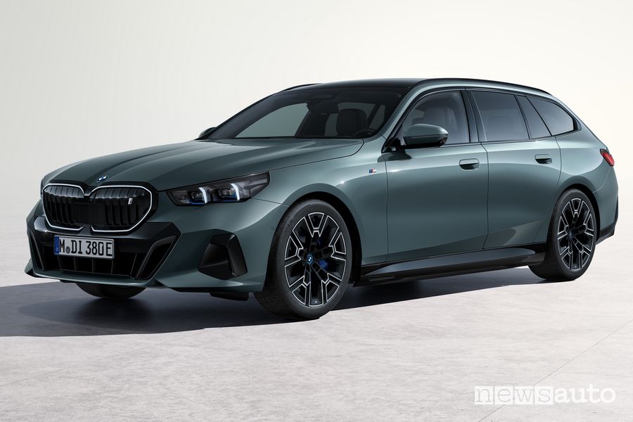Nuova BMW Serie 5 Touring i5 elettrica eDrive40