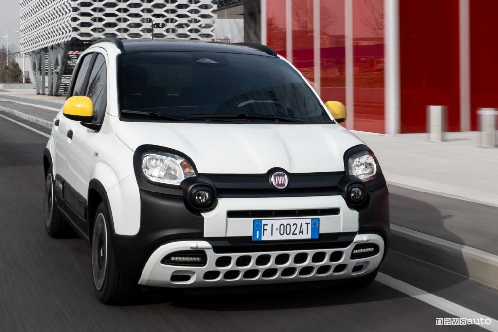 Fiat Pandina serie speciale su strada