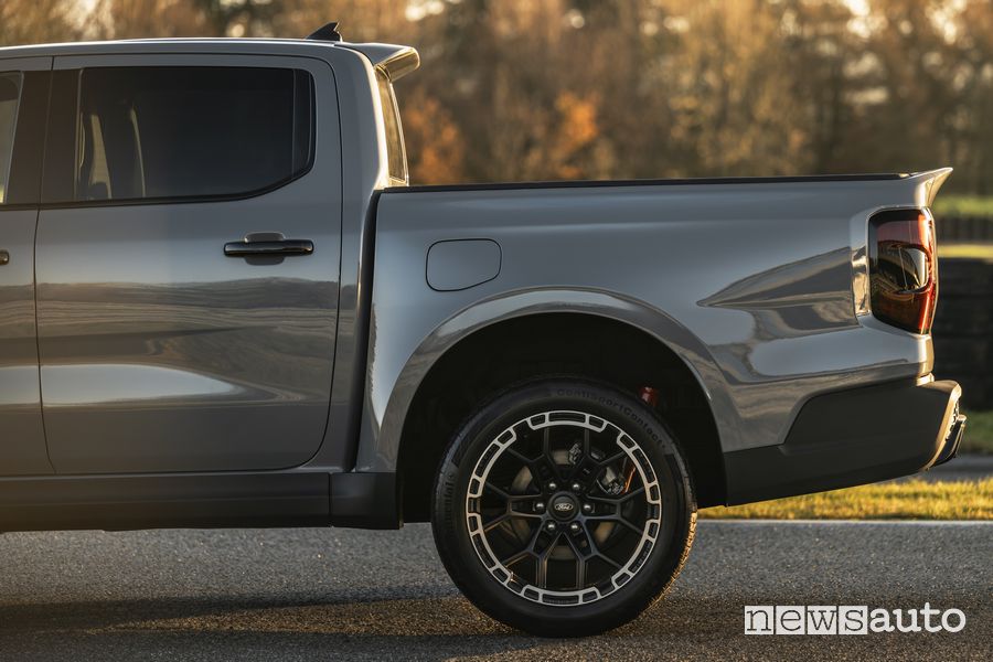 Ford Ranger MS-RT cassone, cerchi da 21" posteriori