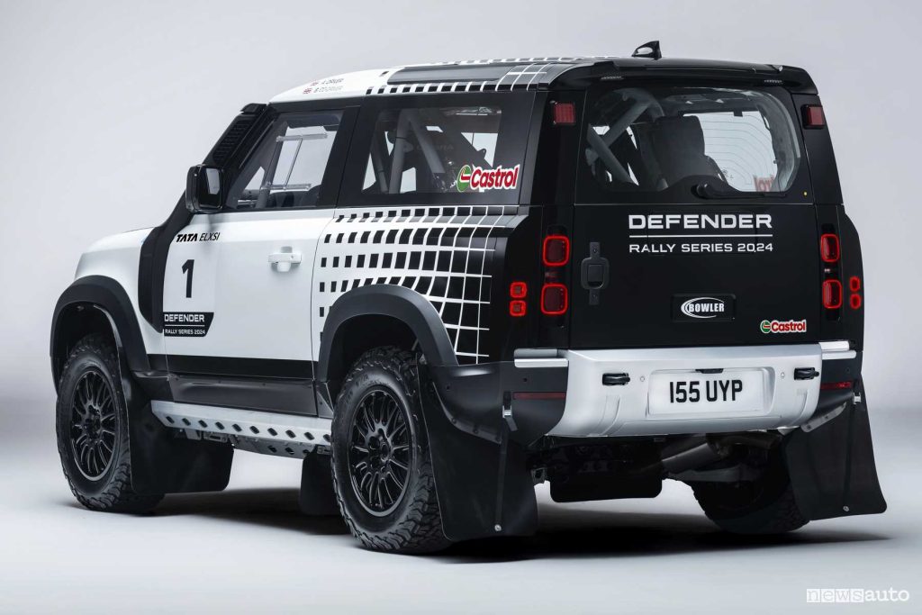 Land Rover Defender Rally Series 2024 posteriore 3/4