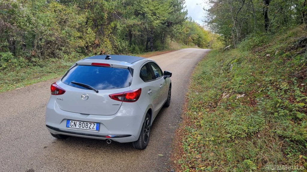 E' sui percorsi tortuosi di montagna nell'alternarsi tra una curva e l'altra che la Mazda2 si rivela molto piacevole da guidare.