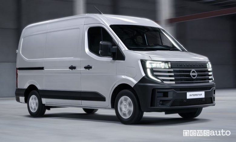 Nissan Interstar in movimento