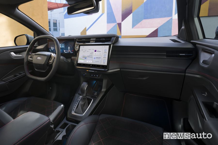 Nuova Ford Puma plancia abitacolo