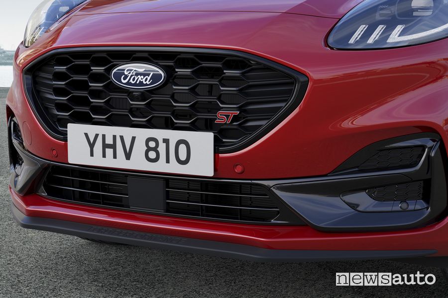 Nuova Ford Puma ST griglia anteriore