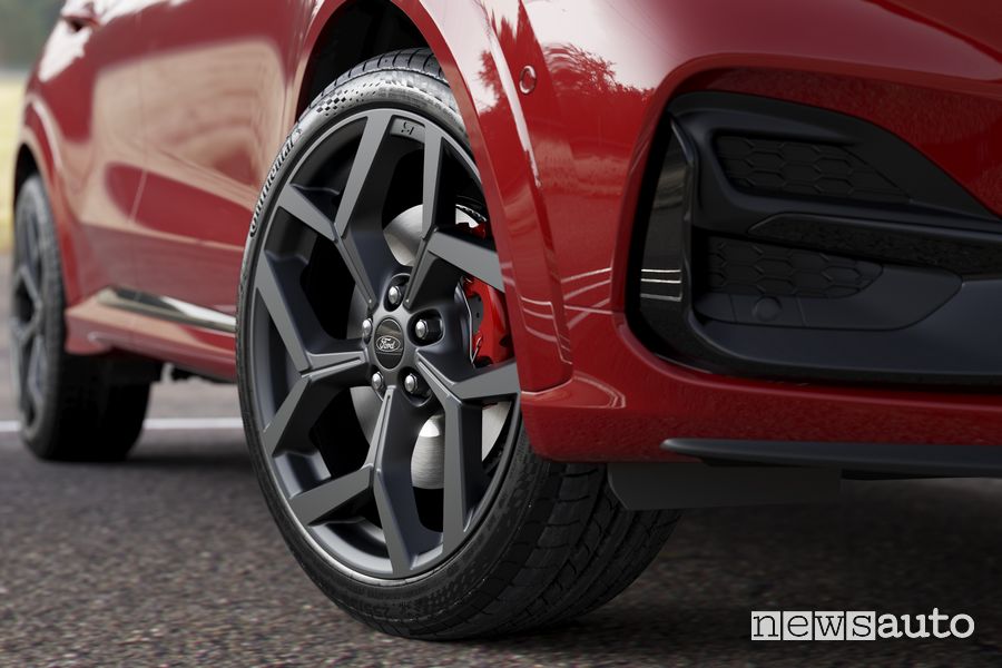 Nuova Ford Puma ST cerchi in lega da 19"