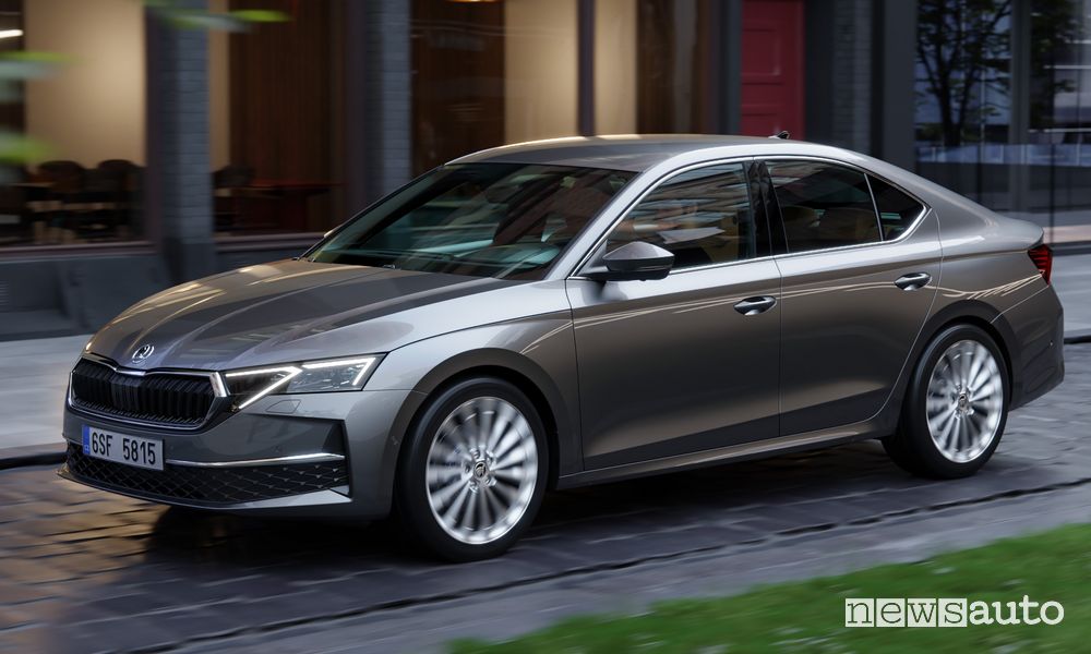 Nuova Skoda Octavia 2024 su strada