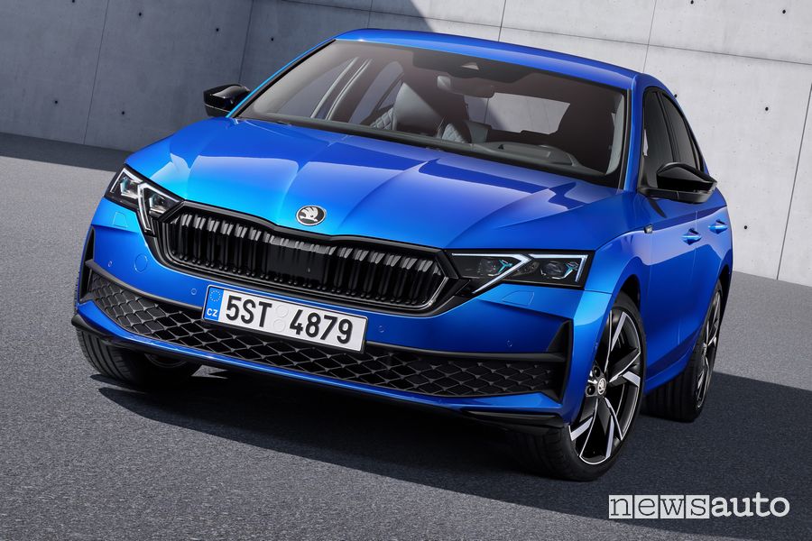 Skoda Octavia Sportline 2024 anteriore 3/4