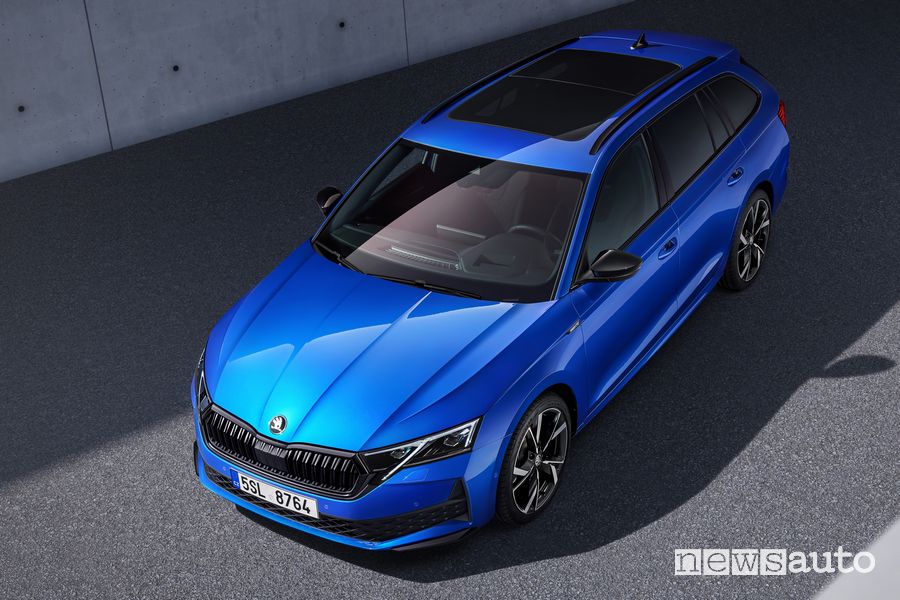 Skoda Octavia Sportline 2024 anteriore 3/4