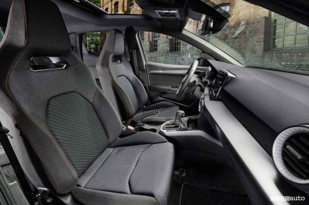 Seat Ibiza serie speciale Anniversary sedili anteriori