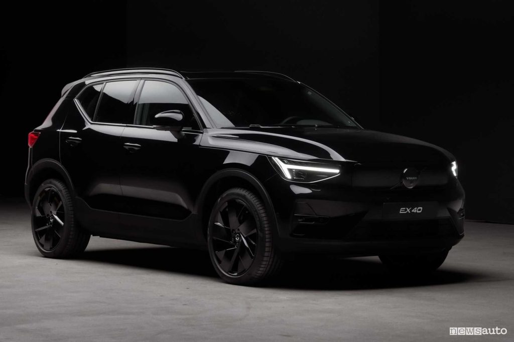 Volvo EX40 Black Edition