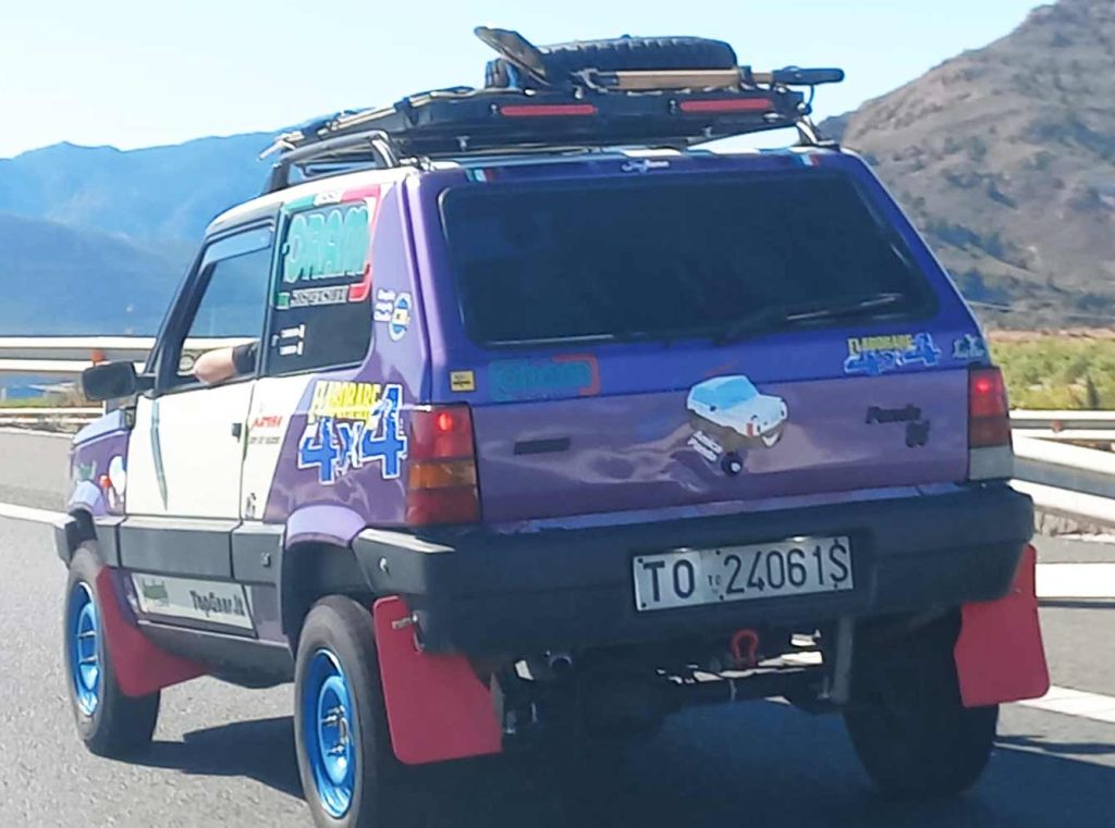 Panda 4x4 allestita che partecipa al Panda Raid