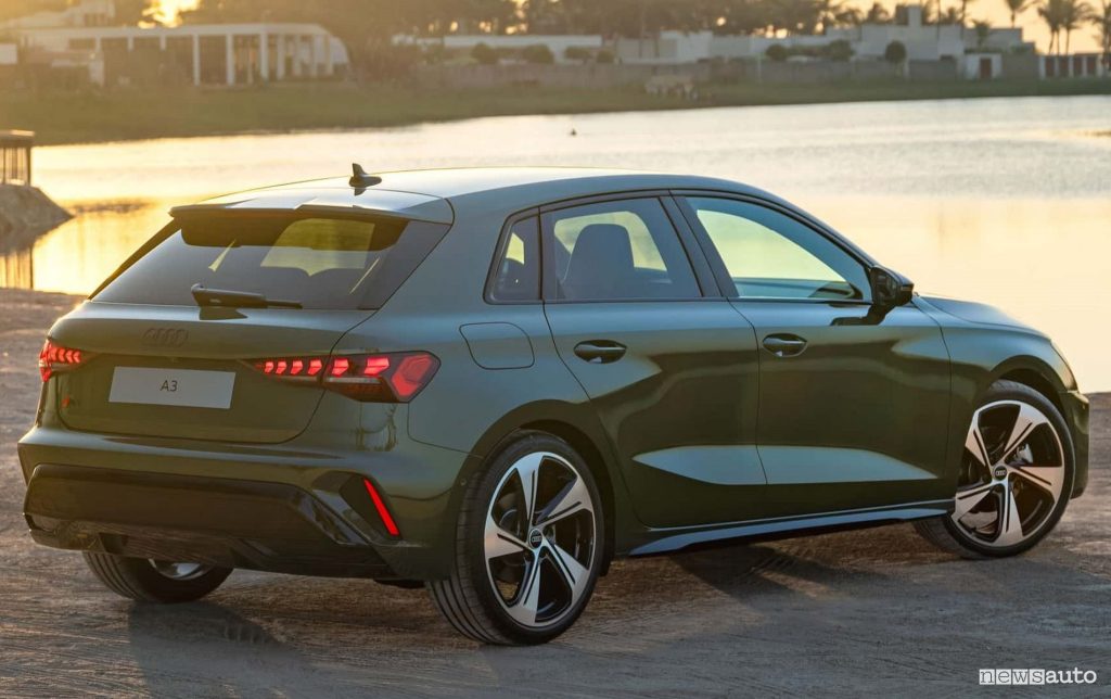 Audi A3 Sportback posteriore 3/4