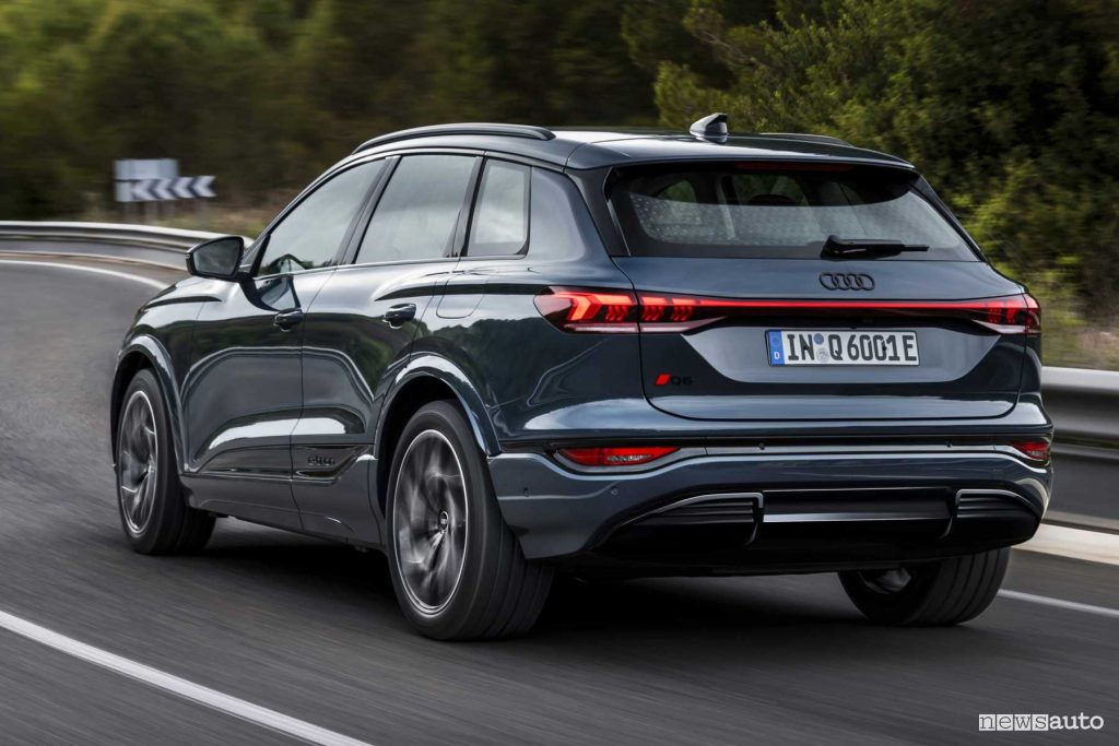 Audi Q6 e-tron quattro su strada