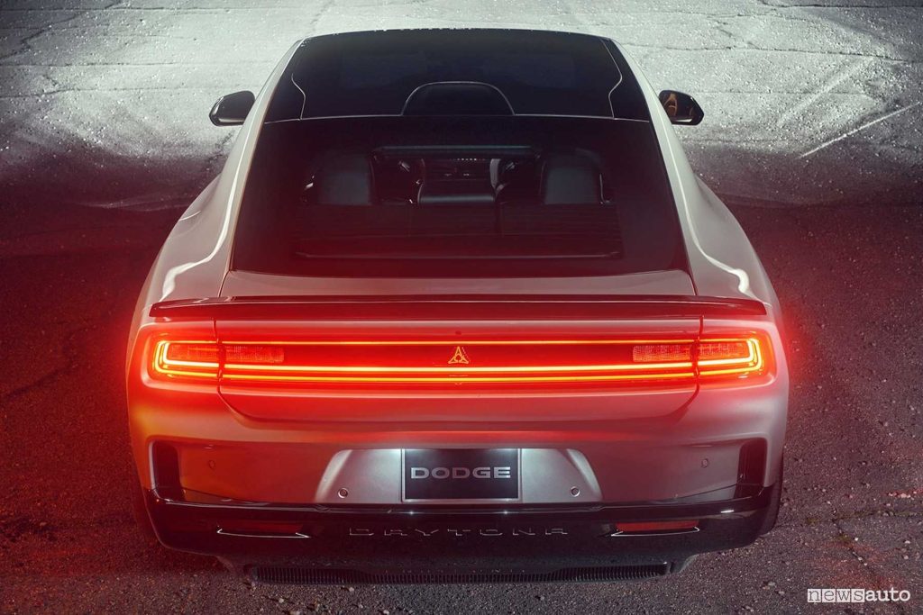 Dodge Charger Daytona posteriore firma luminosa