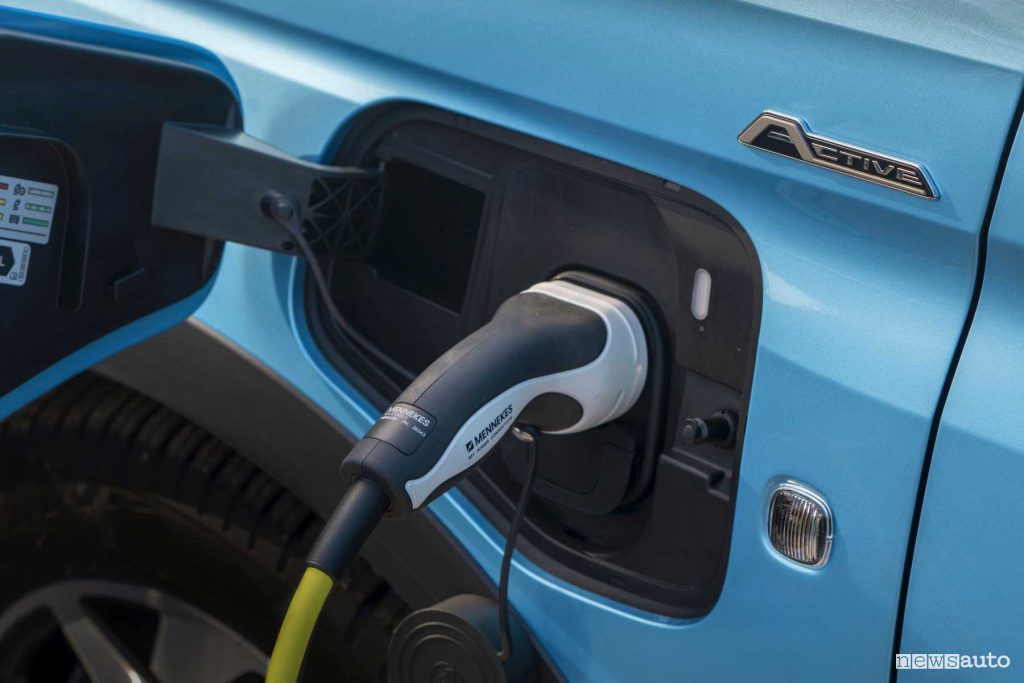 Ford Tourneo Connect PHEV cavo di tipo 2 per la ricarica