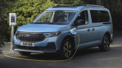 Ford Tourneo Connect PHEV in ricarica