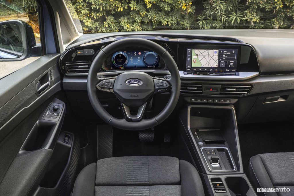 Ford Tourneo Connect PHEV plancia abitacolo