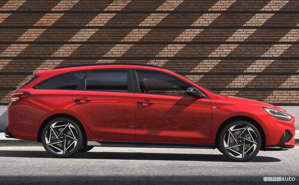 Nuova Hyundai i30 restyling N Line Wagon laterale