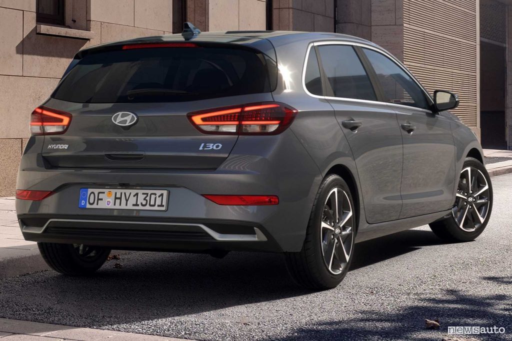 Nuova Hyundai i30 restyling posteriore 3/4