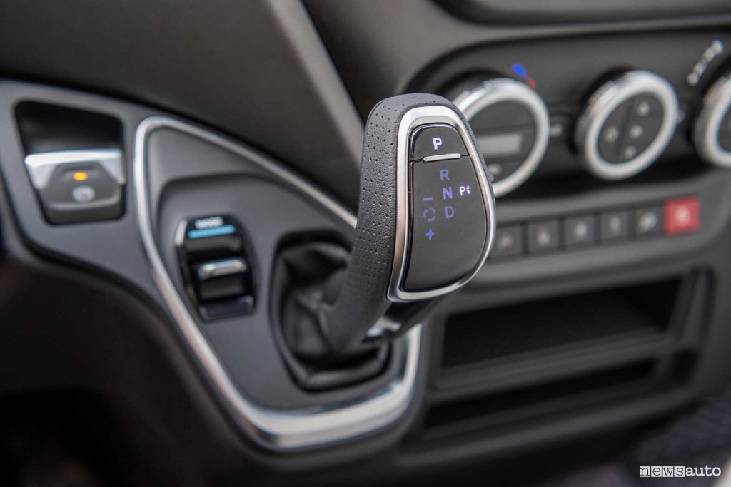 Iveco eDaily leva cambio automatico