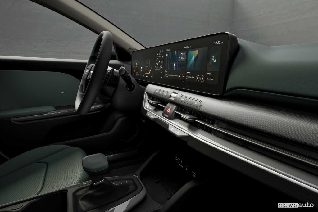 Kia K4 plancia display abitacolo