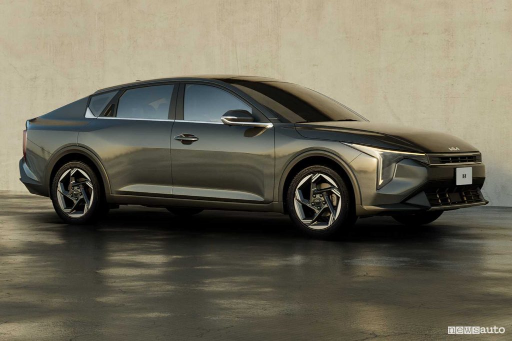 Kia K4 anteriore 3/4