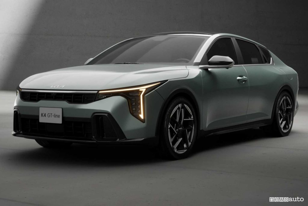 Kia K4 GT Line anteriore 3/4