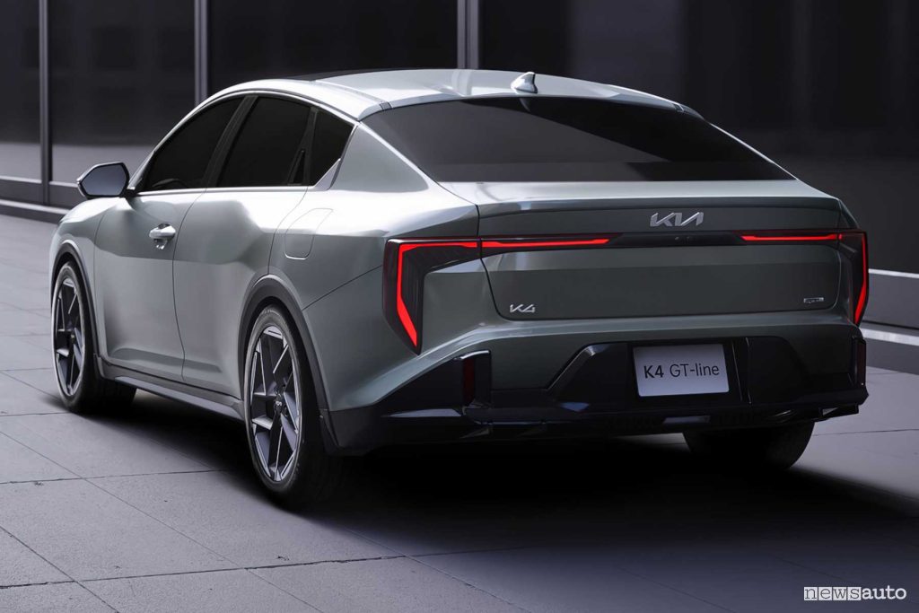 Kia K4 GT Line posteriore 3/4