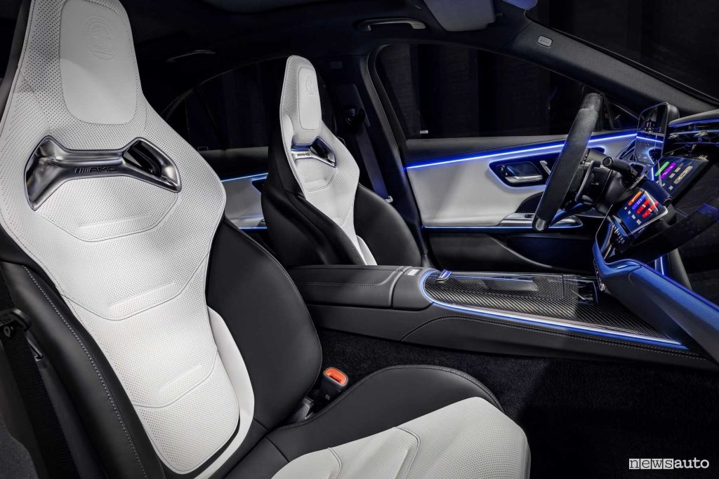 Mercedes-AMG E 53 Hybrid 4Matic+ sedili abitacolo