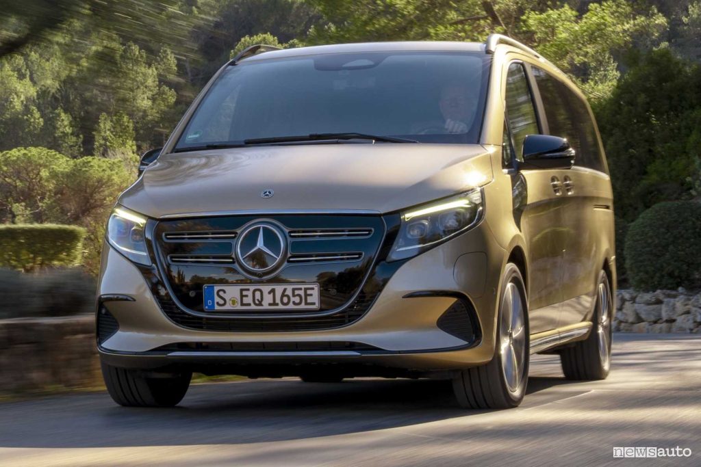 Mercedes-Benz EQV su strada