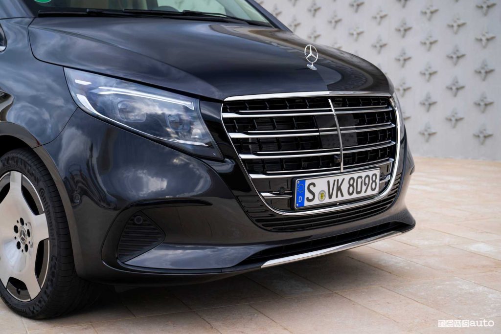 Mercedes-Benz Classe V Exclusive griglia e fari anteriori