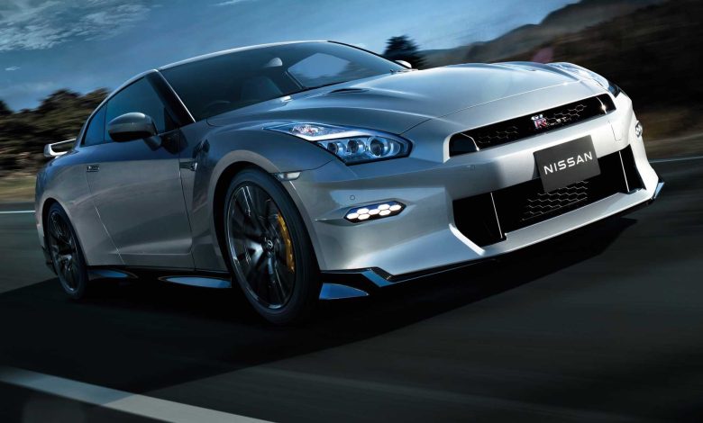 Nissan GT-R 2025 su strada