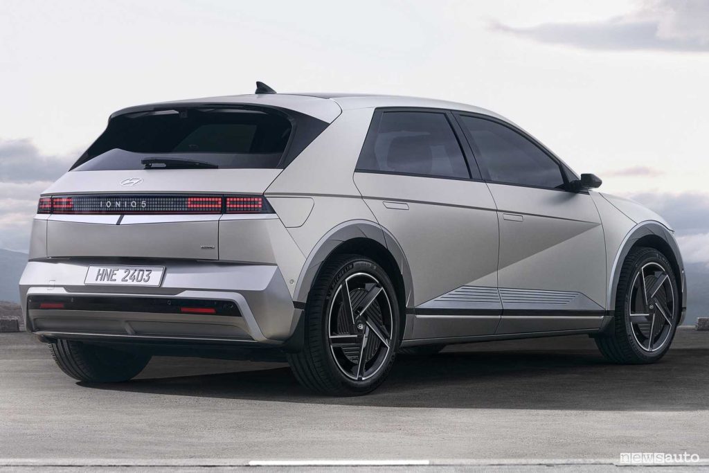 Hyundai Ioniq 5 2024 restyling posteriore 3/4