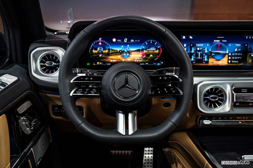 Nuova Mercedes Classe G volante abitacolo