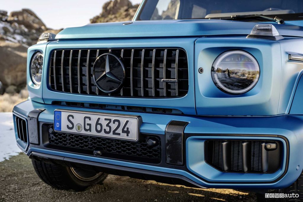 Nuova Mercedes-AMG G 63 fari e griglia anteriore