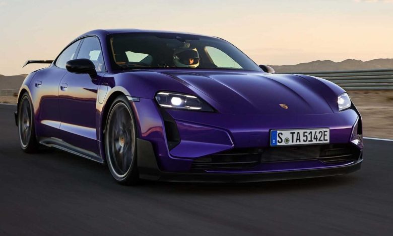 Porsche Taycan Turbo GT Weissach in pista