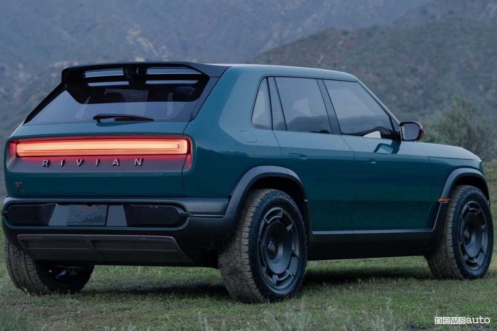 Rivian R3X posteriore 3/4
