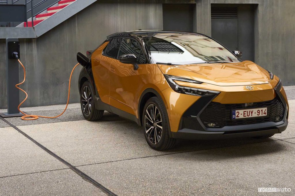 Toyota C-HR ibrida plug-in PHEV in la prova di autonomia in modalità eletrica