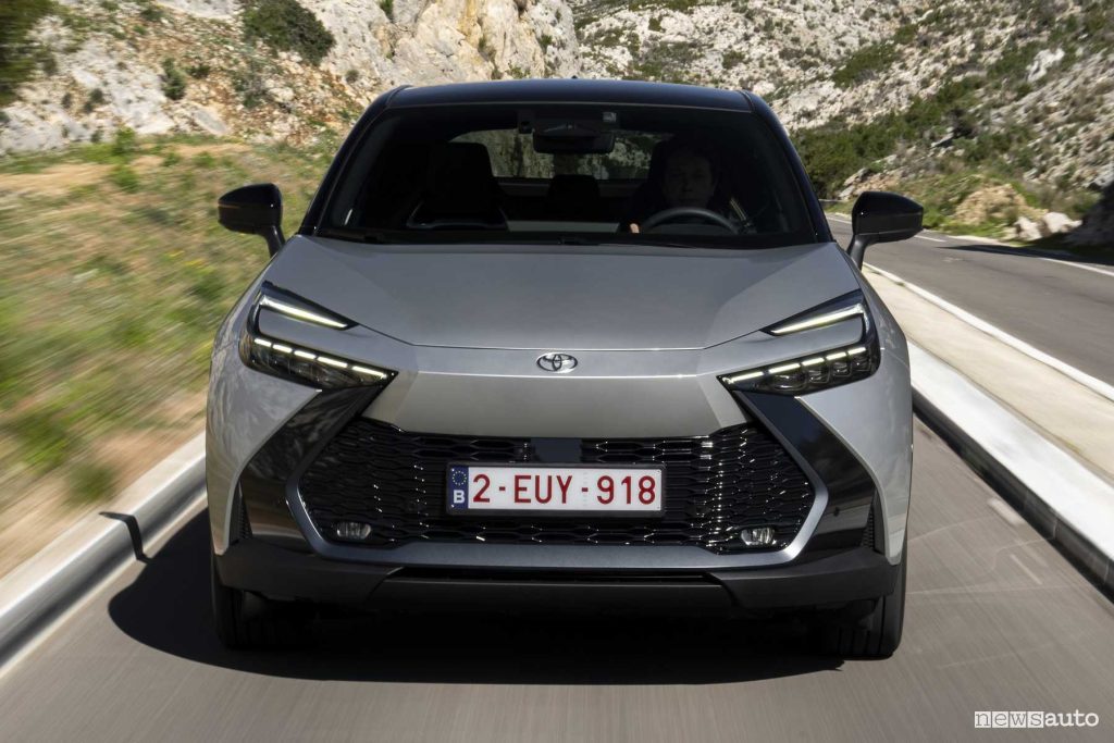 Toyota C-HR PHEV test drive sulle strade di Marsiglia