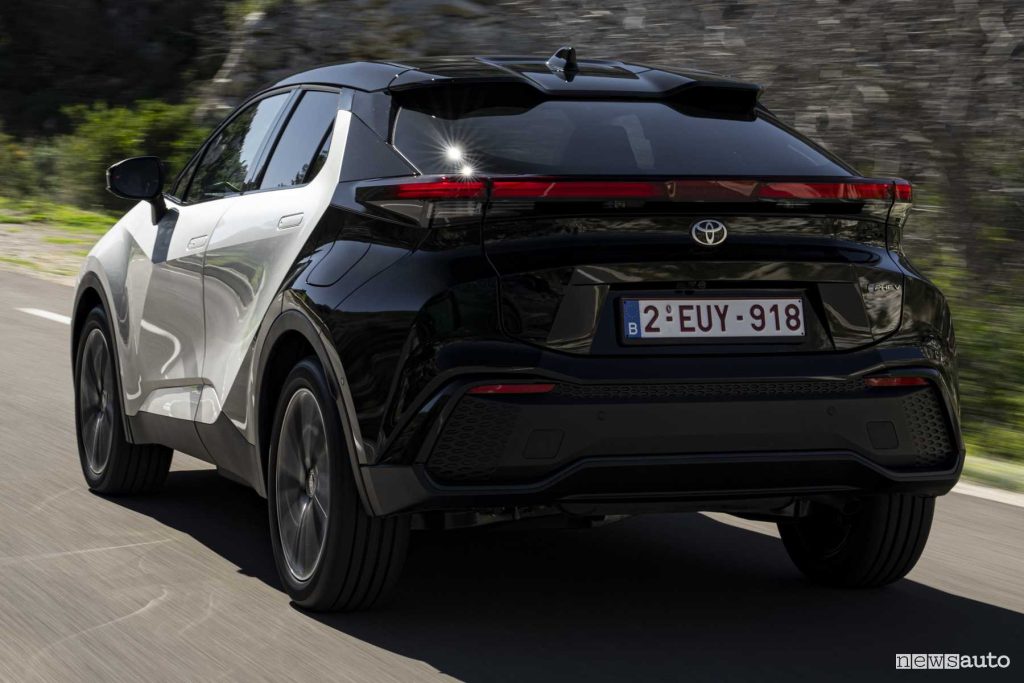 Toyota C-HR PHEV test drive sulle strade di Marsiglia